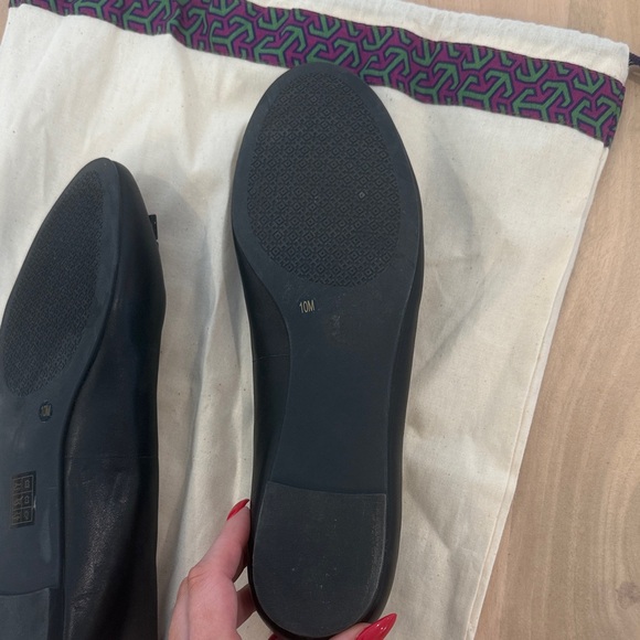 Tory Burch Black Flats with Logo Detail - Picture 4 of 6